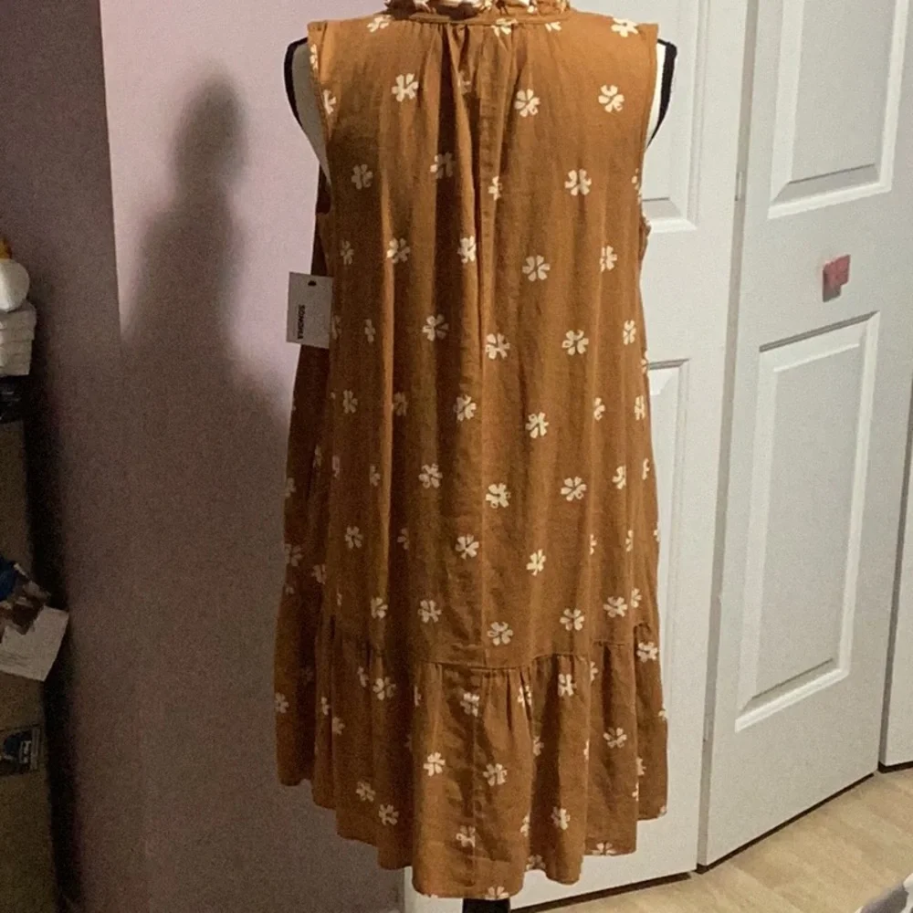 Floral Sleeveless Brown Dress - Picture 2 of 2